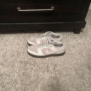 Nike Men's Grey and Purple Trainers